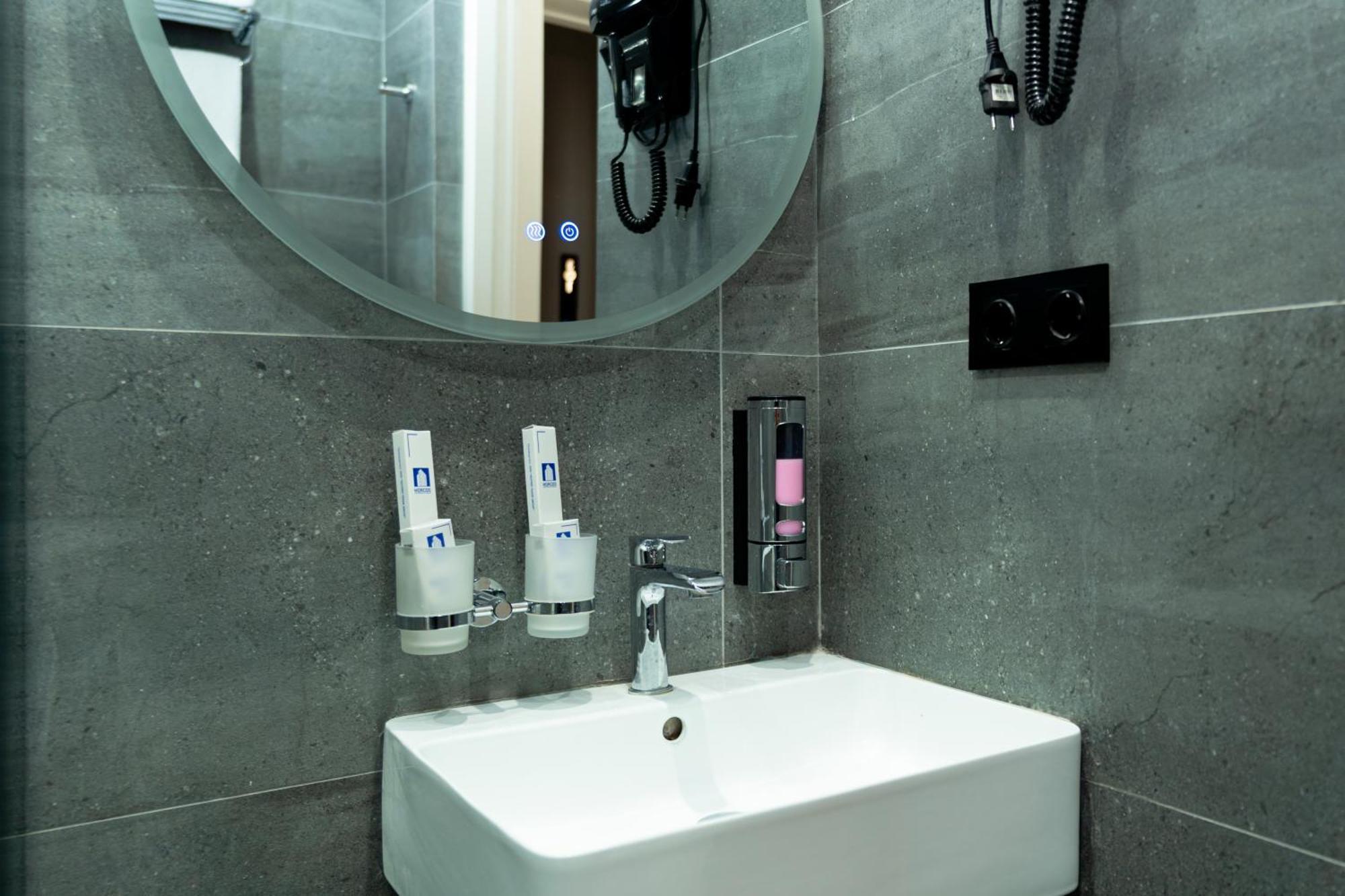 Harmony Hotel Tashkent Ngoại thất bức ảnh